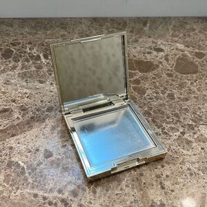 Compact makeup mirror